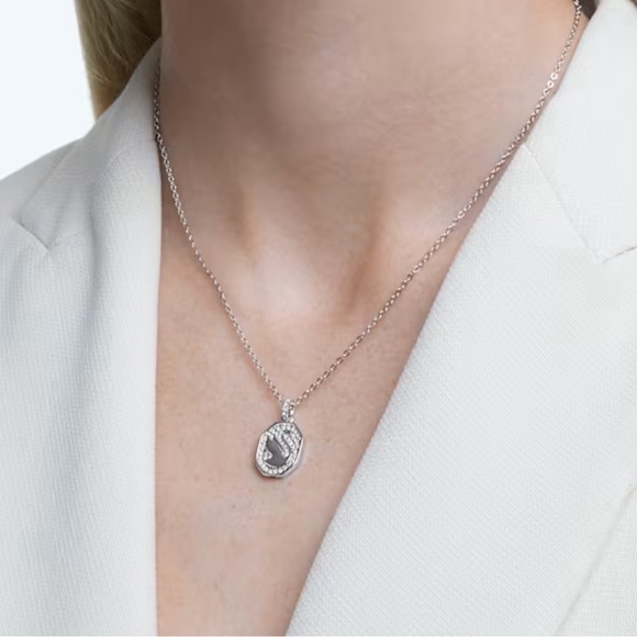 Swan pendant
Swan, Long, White, Rhodium plated - Picture 1 of 7